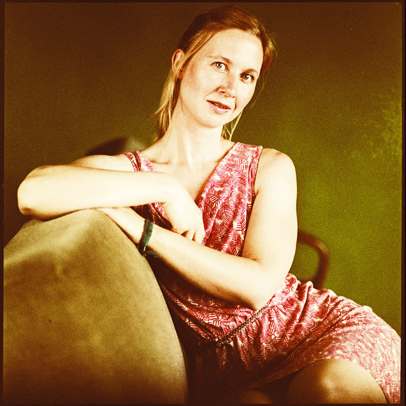 Das Grüne Sofa * Fine-Art-Portraits * Mittleformat-Fotografie * Dein Fotograf für Gießen, Wetzlar und Marburg! * Rossi Photography * stolenmoments.de