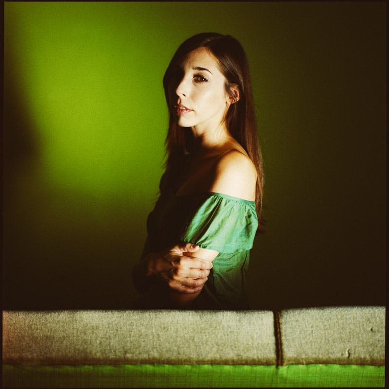 Das Grüne Sofa * Fine-Art-Portraits * Mittleformat-Fotografie * Dein Fotograf für Gießen, Wetzlar und Marburg! * Rossi Photography * stolenmoments.de