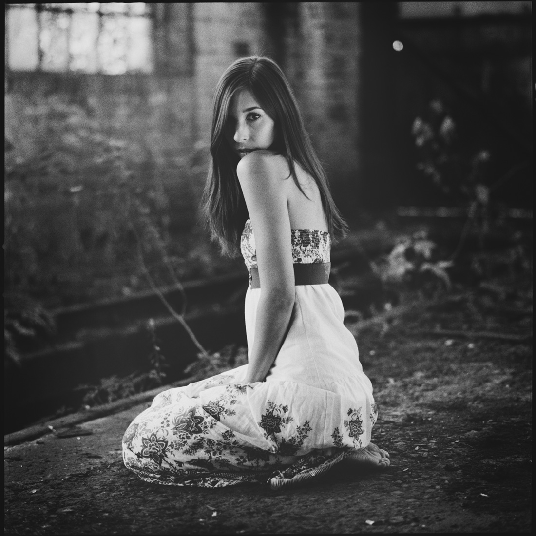 portraet von sophoe - portraets gießen - zeitlose analoge und kunstvolle portraetfotografie