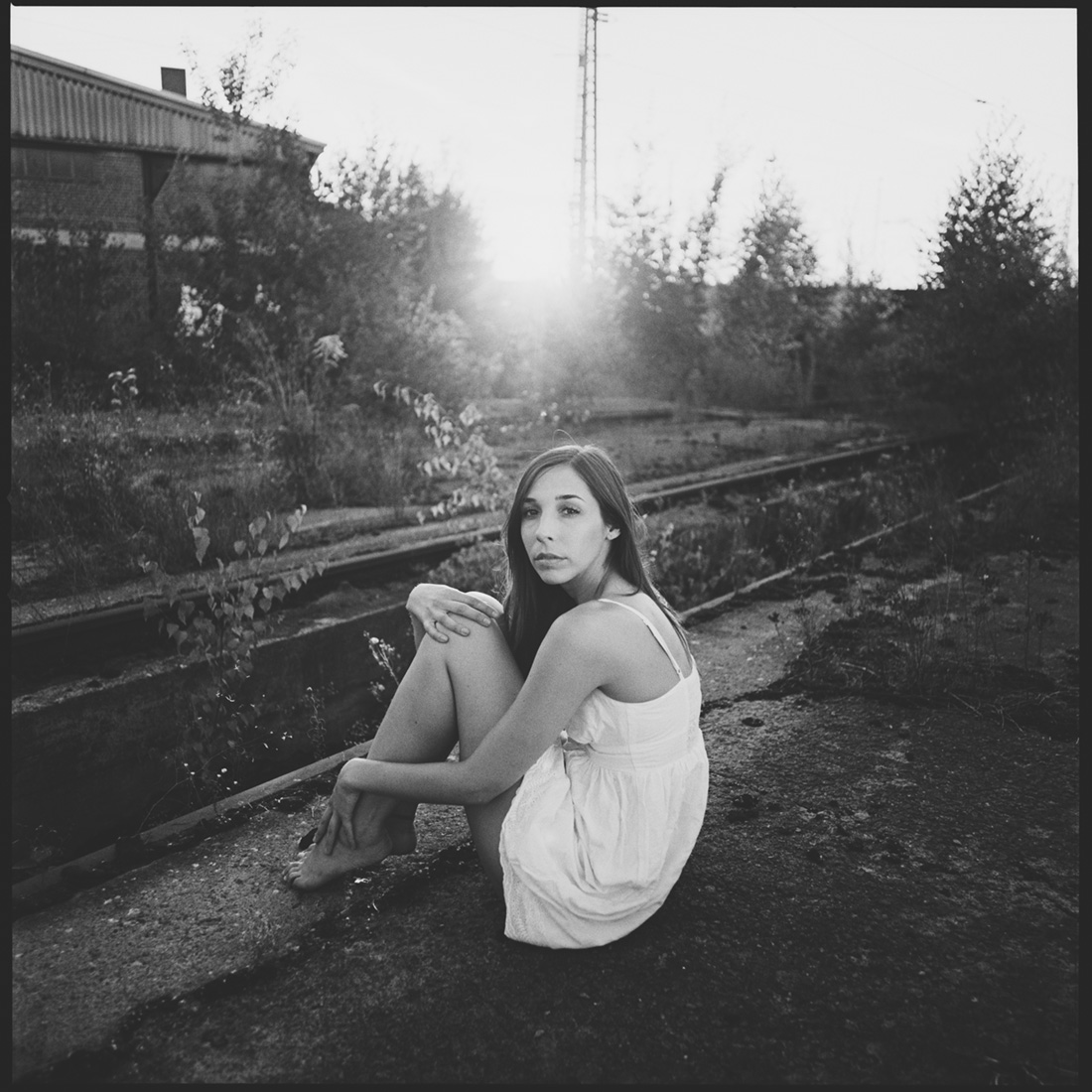 portraet von sophoe - portraets gießen - zeitlose analoge und kunstvolle portraetfotografie