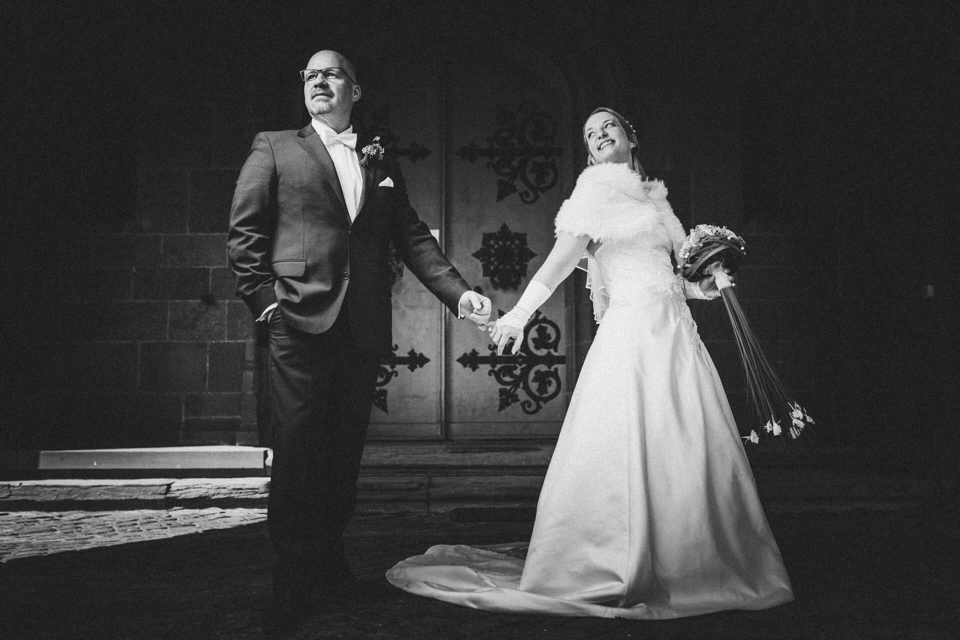 Hochzeitsfotograf Hofgut Friedelhausen - Hochzeitsfotos Schloss Friedelhausen - Kreative Hochzeitsfotografie